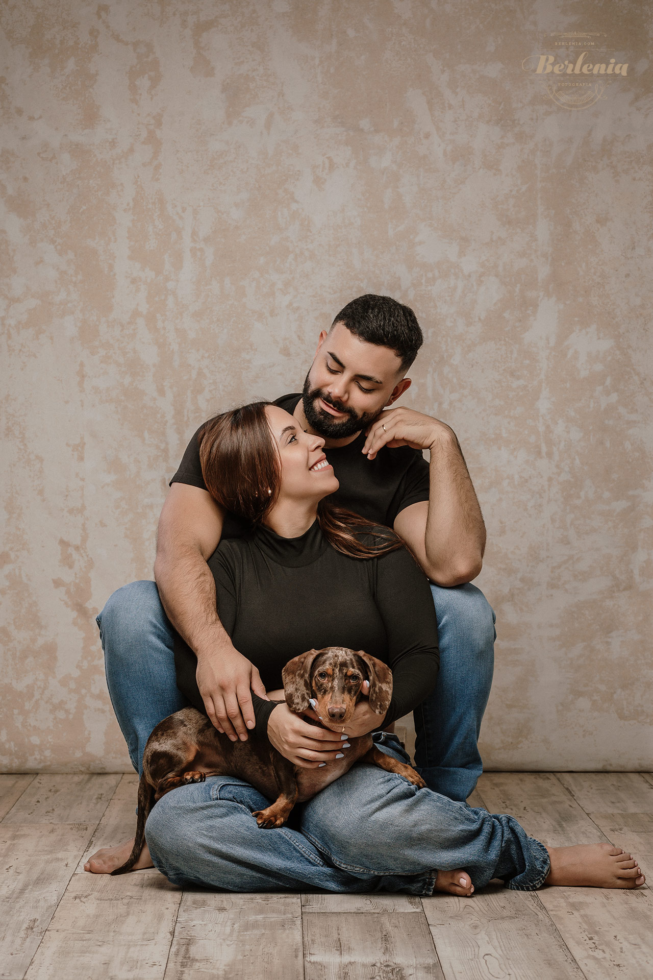 Sesión de fotos de embarazo con perro | Villa Urquiza, Ciudad de Buenos Aires, Argentina - Berlenia Fotografía - 13