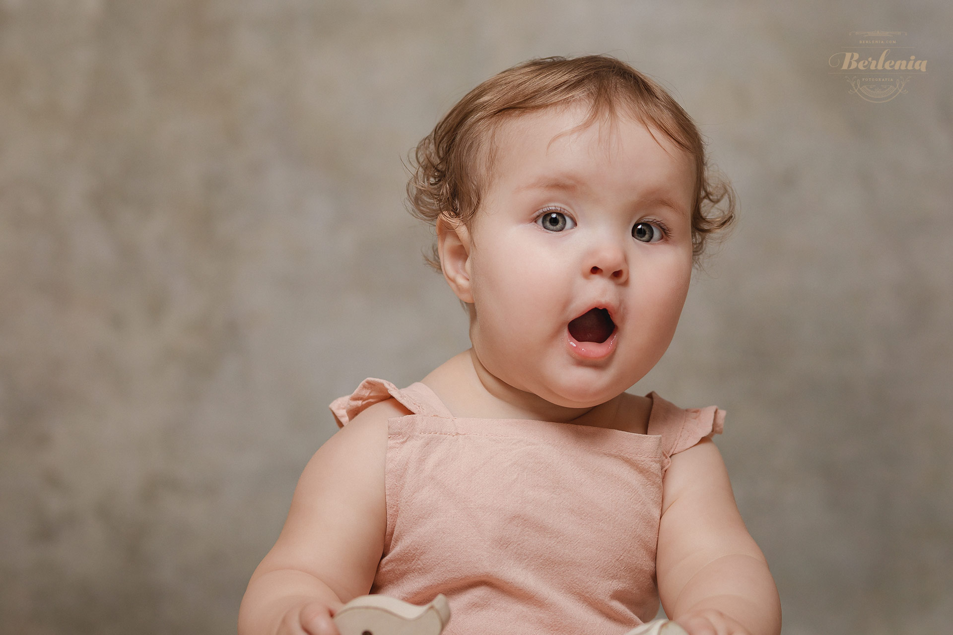Fotografía primer año en CABA - Sesión de fotos de bebé de 12 meses en estudio - Villa Urquiza, Capital Federal, Buenos Aires, Argentina - Berlenia Fotografía - 03