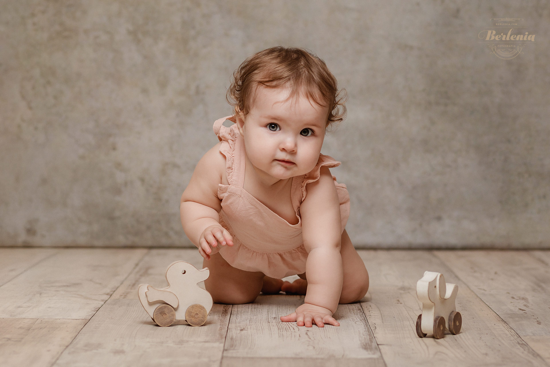 Fotografía primer año en CABA - Sesión de fotos de bebé de 12 meses en estudio - Villa Urquiza, Capital Federal, Buenos Aires, Argentina - Berlenia Fotografía - 04