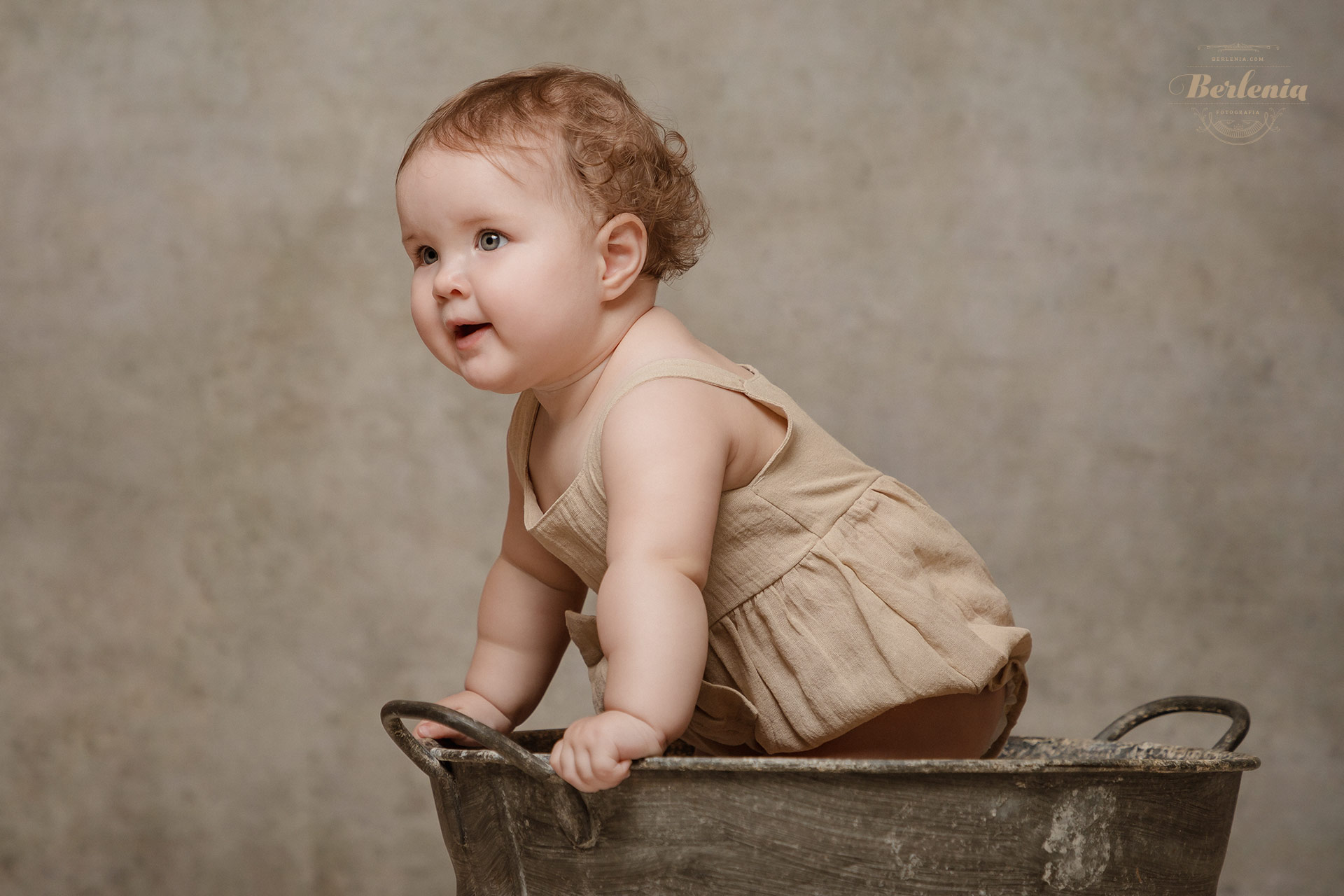 Fotografía primer año en CABA - Sesión de fotos de bebé de 12 meses en estudio - Villa Urquiza, Capital Federal, Buenos Aires, Argentina - Berlenia Fotografía - 12