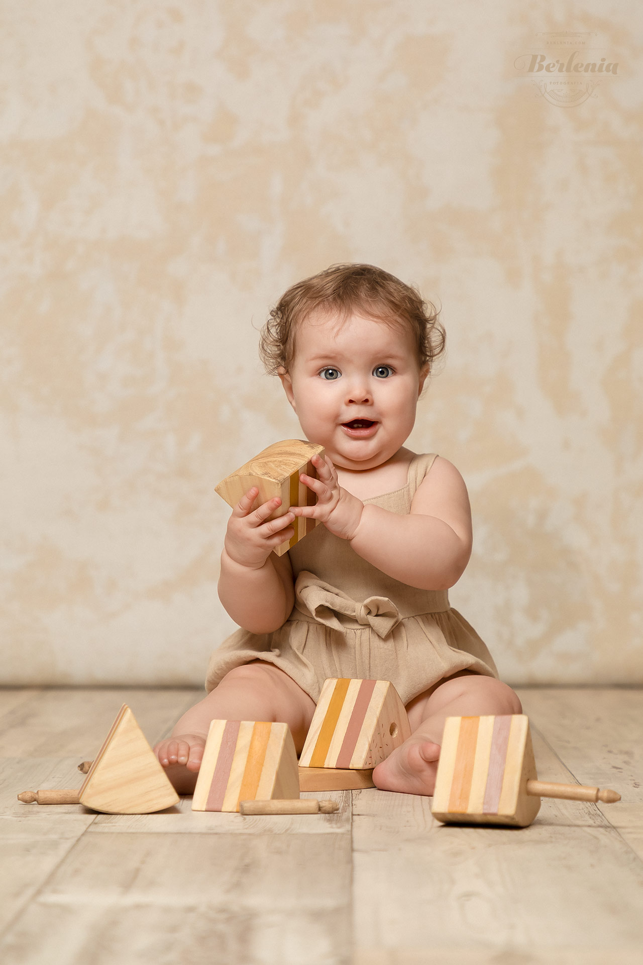 Fotografía primer año en CABA - Sesión de fotos de bebé de 12 meses en estudio - Villa Urquiza, Capital Federal, Buenos Aires, Argentina - Berlenia Fotografía - 15