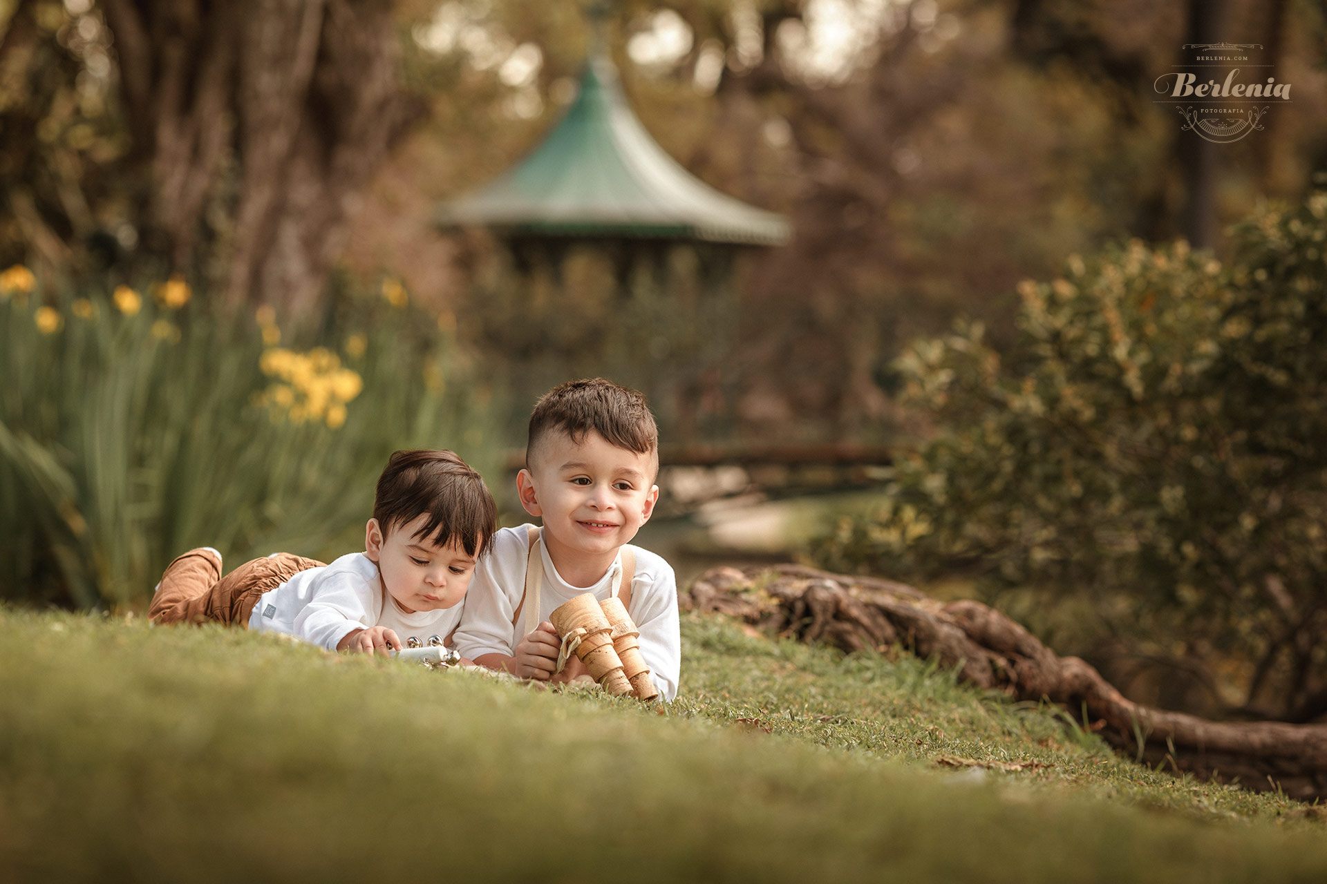 Sesión de fotos de bebé con hermanito - Ciudad de Buenos Aires, Argentina - Berlenia Fotografía - 01