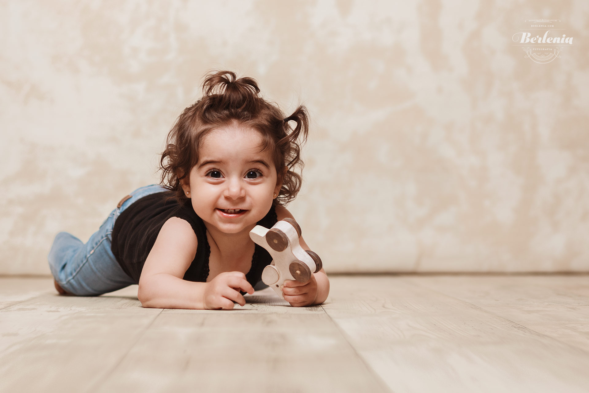 Sesión de fotos de primer cumple en CABA - Sesión fotográfica en estudio - Villa Urquiza, Capital Federal, Buenos Aires, Argentina - Berlenia Fotografía - 03