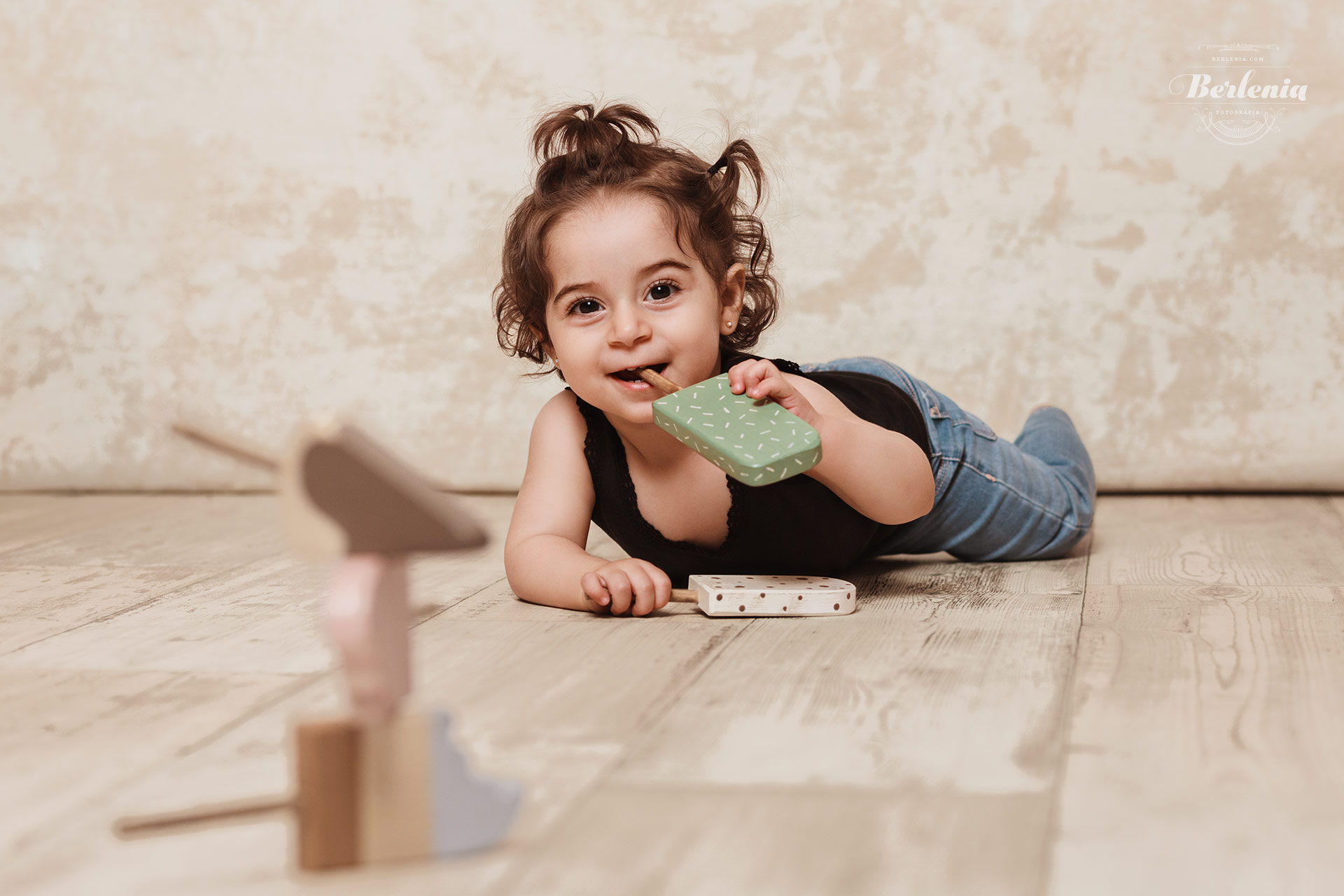 Sesión de fotos de primer cumple en CABA - Sesión fotográfica en estudio - Villa Urquiza, Capital Federal, Buenos Aires, Argentina - Berlenia Fotografía - 04